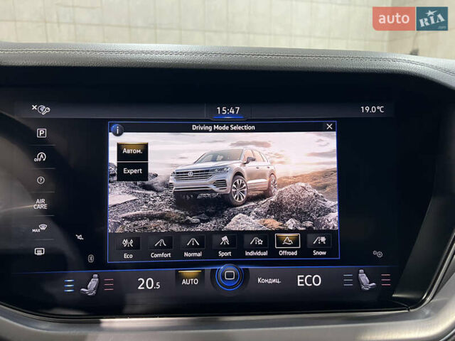 Серый Фольксваген Туарег, объемом двигателя 2.97 л и пробегом 225 тыс. км за 43900 $, фото 44 на Automoto.ua