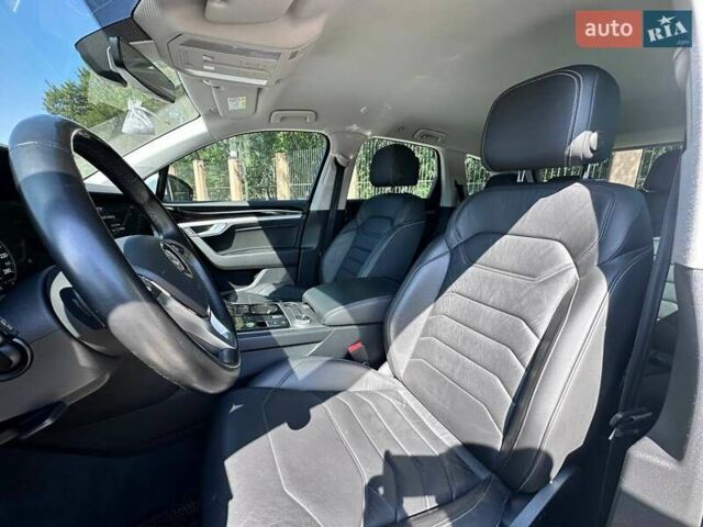 Серый Фольксваген Туарег, объемом двигателя 2.99 л и пробегом 69 тыс. км за 44999 $, фото 23 на Automoto.ua