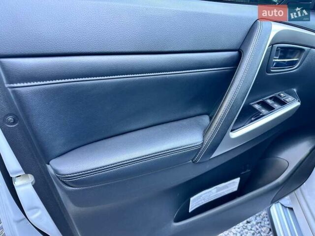 Серый Фольксваген Туарег, объемом двигателя 2.99 л и пробегом 69 тыс. км за 44999 $, фото 32 на Automoto.ua