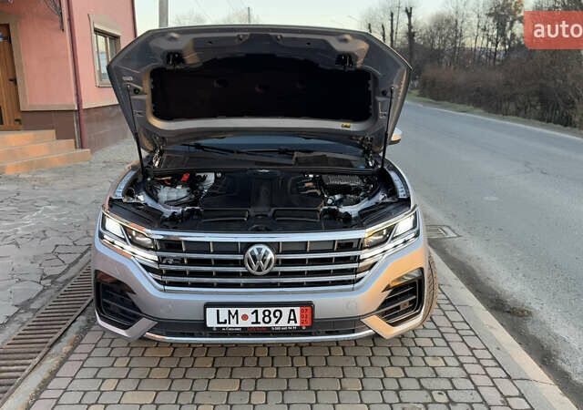 Серый Фольксваген Туарег, объемом двигателя 2.97 л и пробегом 163 тыс. км за 43800 $, фото 90 на Automoto.ua