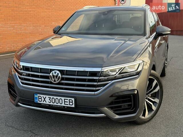 Серый Фольксваген Туарег, объемом двигателя 2.97 л и пробегом 139 тыс. км за 45900 $, фото 15 на Automoto.ua