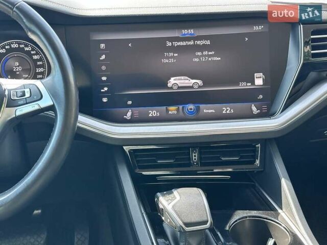 Серый Фольксваген Туарег, объемом двигателя 2.99 л и пробегом 69 тыс. км за 44999 $, фото 19 на Automoto.ua