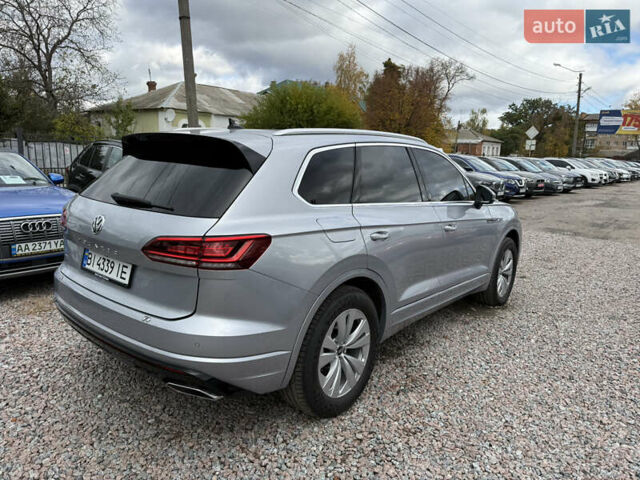 Серый Фольксваген Туарег, объемом двигателя 3 л и пробегом 109 тыс. км за 39700 $, фото 10 на Automoto.ua