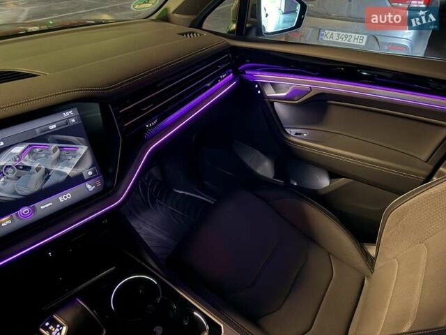 Серый Фольксваген Туарег, объемом двигателя 2.97 л и пробегом 139 тыс. км за 45900 $, фото 20 на Automoto.ua