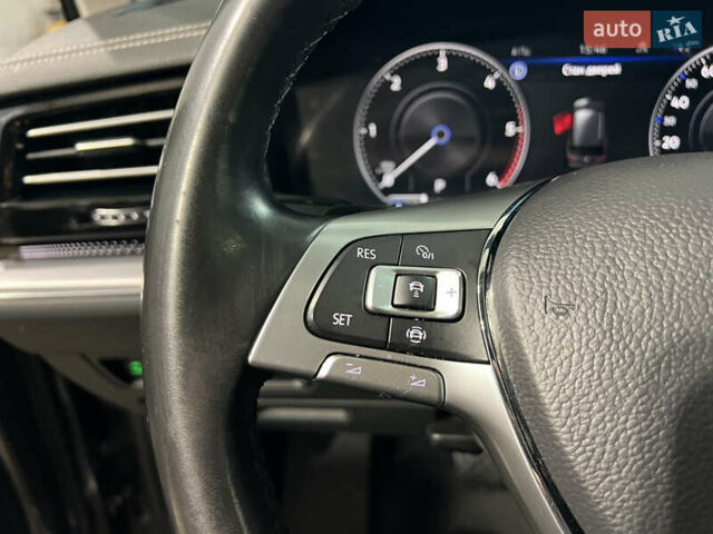 Серый Фольксваген Туарег, объемом двигателя 2.97 л и пробегом 225 тыс. км за 43900 $, фото 35 на Automoto.ua