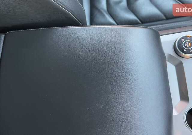 Серый Фольксваген Туарег, объемом двигателя 2.97 л и пробегом 163 тыс. км за 43800 $, фото 77 на Automoto.ua