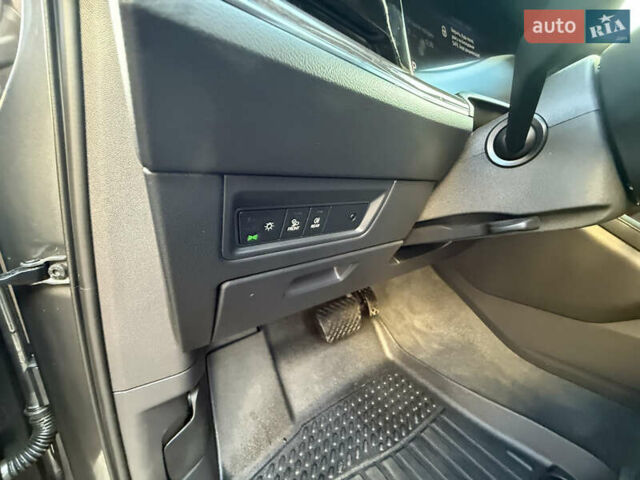 Серый Фольксваген Туарег, объемом двигателя 3 л и пробегом 106 тыс. км за 44700 $, фото 28 на Automoto.ua