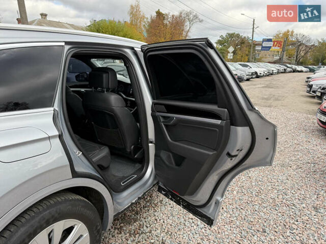 Серый Фольксваген Туарег, объемом двигателя 3 л и пробегом 109 тыс. км за 39700 $, фото 40 на Automoto.ua