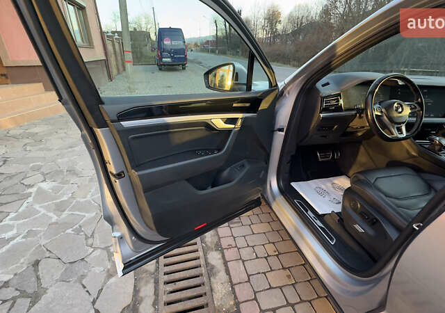 Серый Фольксваген Туарег, объемом двигателя 2.97 л и пробегом 163 тыс. км за 43800 $, фото 51 на Automoto.ua