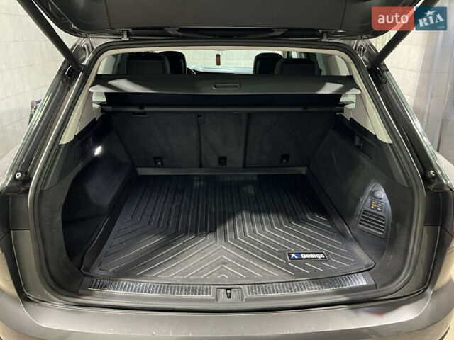 Серый Фольксваген Туарег, объемом двигателя 2.97 л и пробегом 225 тыс. км за 43900 $, фото 60 на Automoto.ua