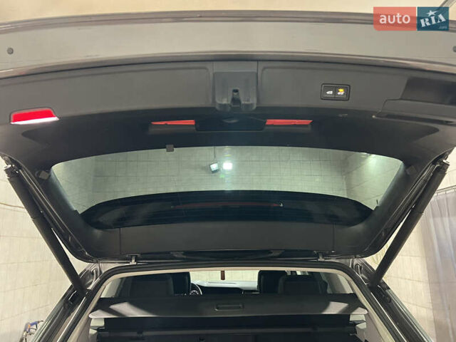 Серый Фольксваген Туарег, объемом двигателя 2.97 л и пробегом 225 тыс. км за 43900 $, фото 61 на Automoto.ua