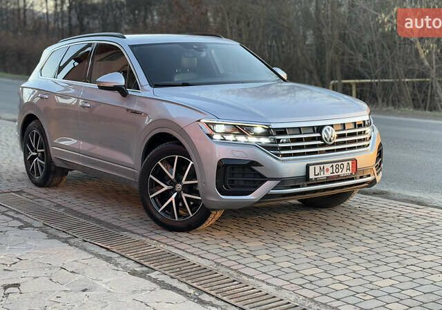 Серый Фольксваген Туарег, объемом двигателя 2.97 л и пробегом 163 тыс. км за 43800 $, фото 1 на Automoto.ua