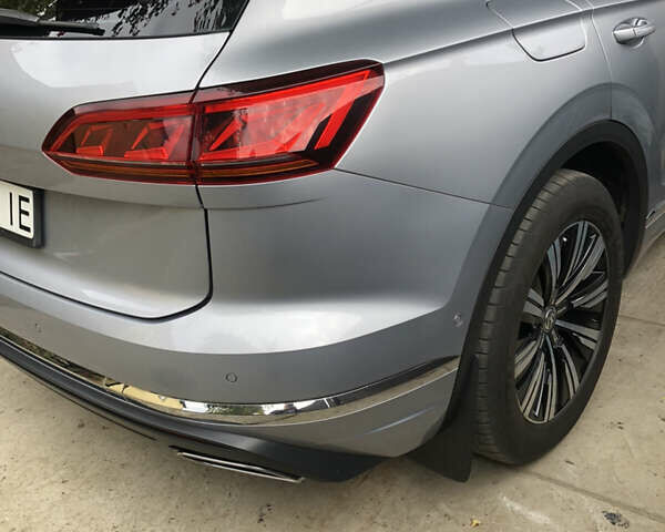 Сірий Фольксваген Туарег, об'ємом двигуна 2.97 л та пробігом 184 тис. км за 39500 $, фото 29 на Automoto.ua