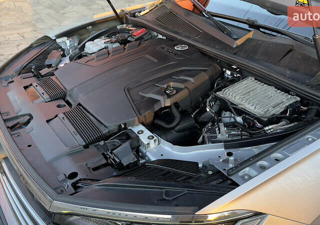 Серый Фольксваген Туарег, объемом двигателя 2.97 л и пробегом 163 тыс. км за 43800 $, фото 93 на Automoto.ua