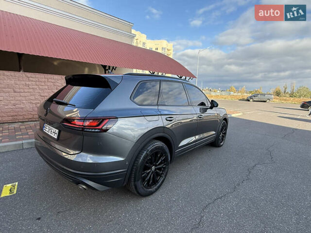 Серый Фольксваген Туарег, объемом двигателя 3 л и пробегом 106 тыс. км за 44700 $, фото 18 на Automoto.ua