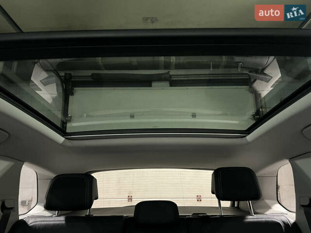 Серый Фольксваген Туарег, объемом двигателя 2.97 л и пробегом 225 тыс. км за 43900 $, фото 56 на Automoto.ua