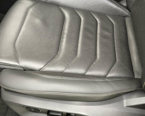 Сірий Фольксваген Туарег, об'ємом двигуна 2.97 л та пробігом 184 тис. км за 39500 $, фото 3 на Automoto.ua