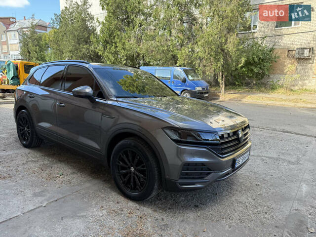 Сірий Фольксваген Туарег, об'ємом двигуна 3 л та пробігом 99 тис. км за 48500 $, фото 77 на Automoto.ua