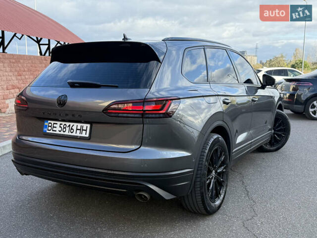 Серый Фольксваген Туарег, объемом двигателя 3 л и пробегом 106 тыс. км за 44700 $, фото 39 на Automoto.ua