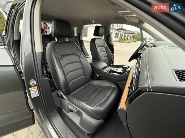 Серый Фольксваген Туарег, объемом двигателя 2.99 л и пробегом 200 тыс. км за 33700 $, фото 45 на Automoto.ua