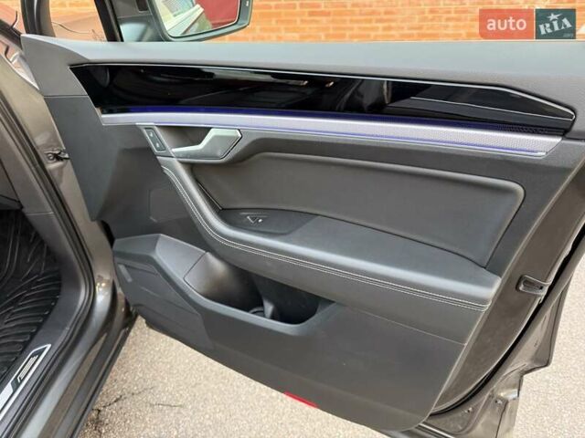 Серый Фольксваген Туарег, объемом двигателя 2.97 л и пробегом 139 тыс. км за 45900 $, фото 51 на Automoto.ua