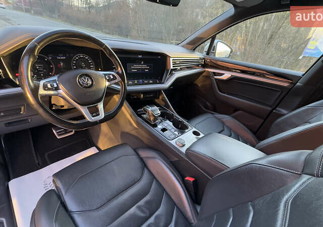 Серый Фольксваген Туарег, объемом двигателя 2.97 л и пробегом 163 тыс. км за 43800 $, фото 50 на Automoto.ua