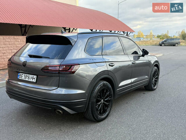 Серый Фольксваген Туарег, объемом двигателя 3 л и пробегом 106 тыс. км за 44700 $, фото 70 на Automoto.ua