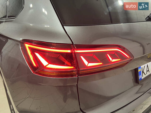 Серый Фольксваген Туарег, объемом двигателя 2.97 л и пробегом 225 тыс. км за 43900 $, фото 21 на Automoto.ua