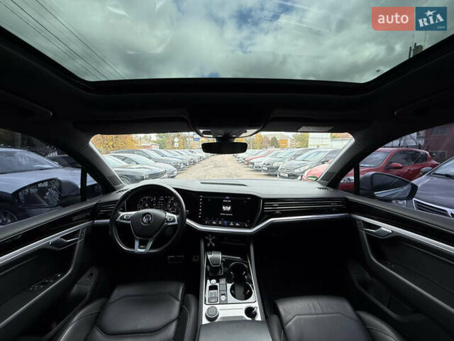 Серый Фольксваген Туарег, объемом двигателя 3 л и пробегом 109 тыс. км за 39700 $, фото 17 на Automoto.ua