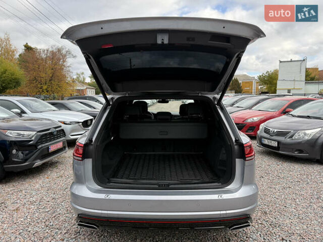 Серый Фольксваген Туарег, объемом двигателя 3 л и пробегом 109 тыс. км за 39700 $, фото 47 на Automoto.ua