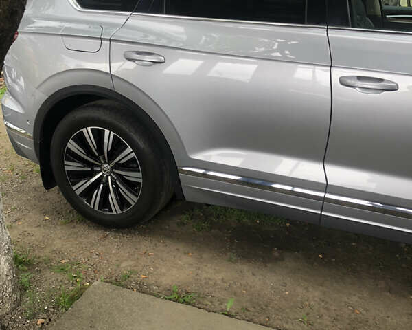 Сірий Фольксваген Туарег, об'ємом двигуна 2.97 л та пробігом 184 тис. км за 39500 $, фото 14 на Automoto.ua