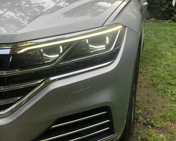 Сірий Фольксваген Туарег, об'ємом двигуна 2.97 л та пробігом 184 тис. км за 39500 $, фото 28 на Automoto.ua