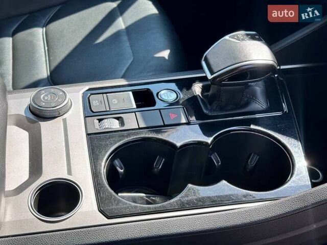 Серый Фольксваген Туарег, объемом двигателя 2.99 л и пробегом 69 тыс. км за 44999 $, фото 17 на Automoto.ua