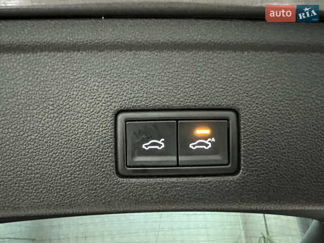 Серый Фольксваген Туарег, объемом двигателя 2.97 л и пробегом 225 тыс. км за 43900 $, фото 64 на Automoto.ua