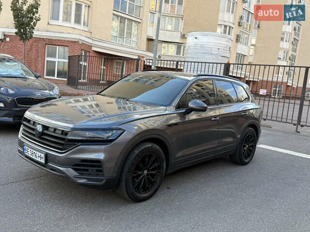 Серый Фольксваген Туарег, объемом двигателя 3 л и пробегом 106 тыс. км за 44700 $, фото 72 на Automoto.ua