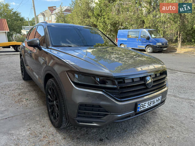 Сірий Фольксваген Туарег, об'ємом двигуна 3 л та пробігом 99 тис. км за 48500 $, фото 12 на Automoto.ua