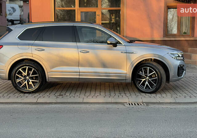 Серый Фольксваген Туарег, объемом двигателя 2.97 л и пробегом 163 тыс. км за 43800 $, фото 24 на Automoto.ua