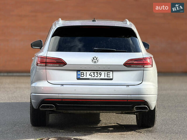 Серый Фольксваген Туарег, объемом двигателя 3 л и пробегом 110 тыс. км за 39900 $, фото 5 на Automoto.ua