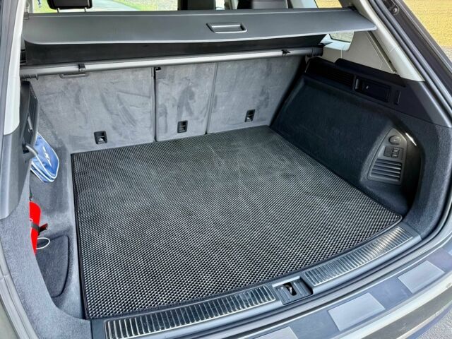 Серый Фольксваген Туарег, объемом двигателя 3 л и пробегом 32 тыс. км за 21600 $, фото 12 на Automoto.ua