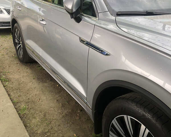 Сірий Фольксваген Туарег, об'ємом двигуна 2.97 л та пробігом 184 тис. км за 39500 $, фото 15 на Automoto.ua