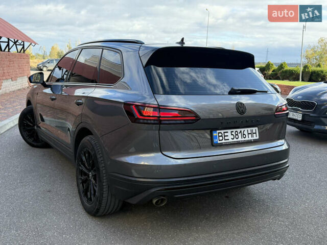 Серый Фольксваген Туарег, объемом двигателя 3 л и пробегом 106 тыс. км за 44700 $, фото 49 на Automoto.ua