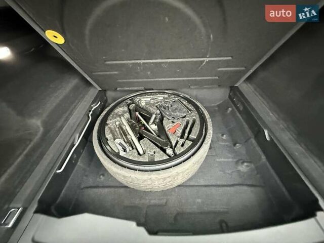 Серый Фольксваген Туарег, объемом двигателя 2.99 л и пробегом 200 тыс. км за 33700 $, фото 49 на Automoto.ua