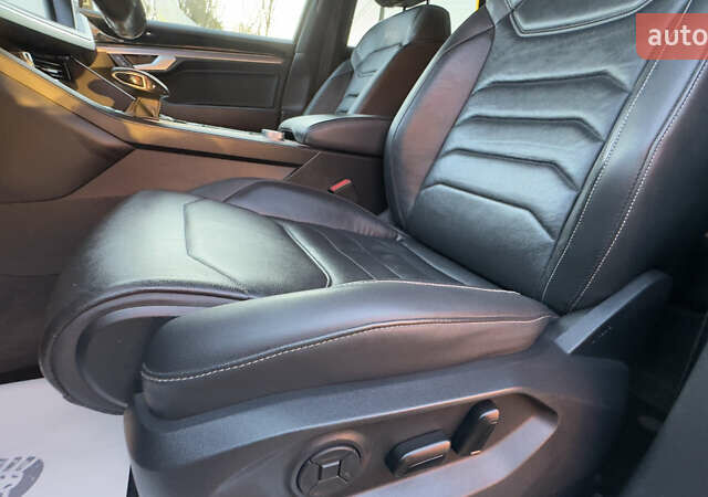 Серый Фольксваген Туарег, объемом двигателя 2.97 л и пробегом 163 тыс. км за 43800 $, фото 45 на Automoto.ua