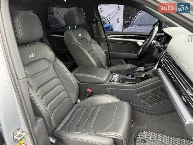 Серый Фольксваген Туарег, объемом двигателя 3 л и пробегом 109 тыс. км за 39700 $, фото 46 на Automoto.ua