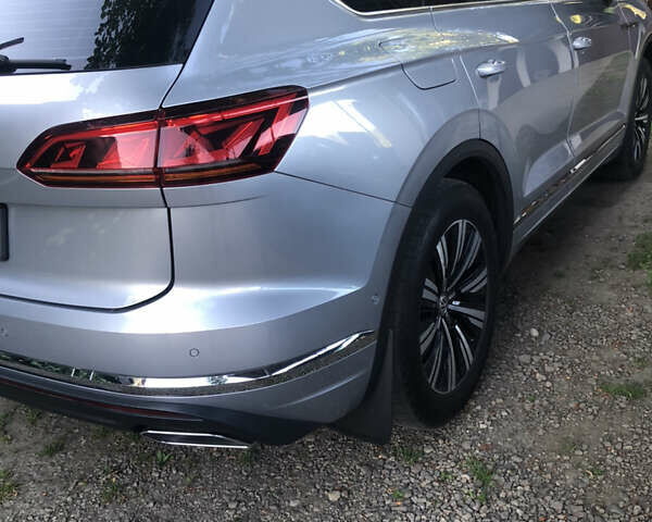 Сірий Фольксваген Туарег, об'ємом двигуна 2.97 л та пробігом 184 тис. км за 39500 $, фото 47 на Automoto.ua