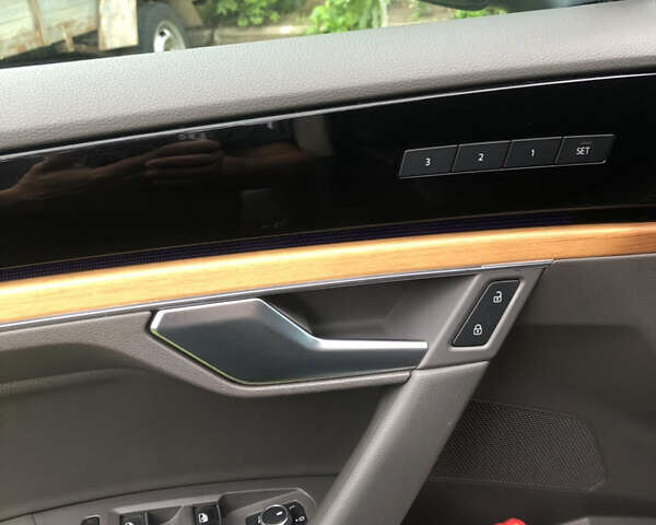 Сірий Фольксваген Туарег, об'ємом двигуна 2.97 л та пробігом 184 тис. км за 39500 $, фото 27 на Automoto.ua