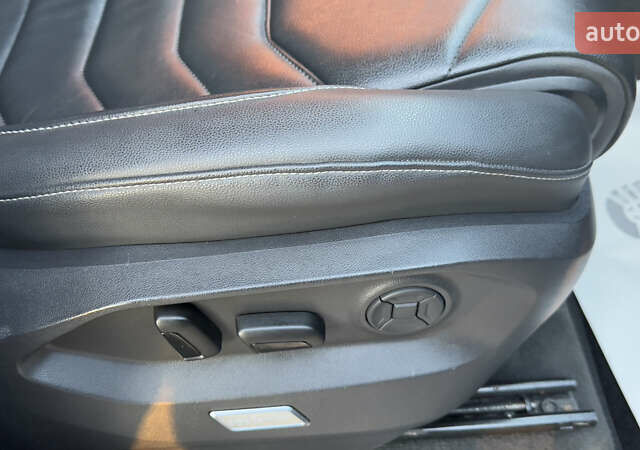 Серый Фольксваген Туарег, объемом двигателя 2.97 л и пробегом 163 тыс. км за 43800 $, фото 70 на Automoto.ua