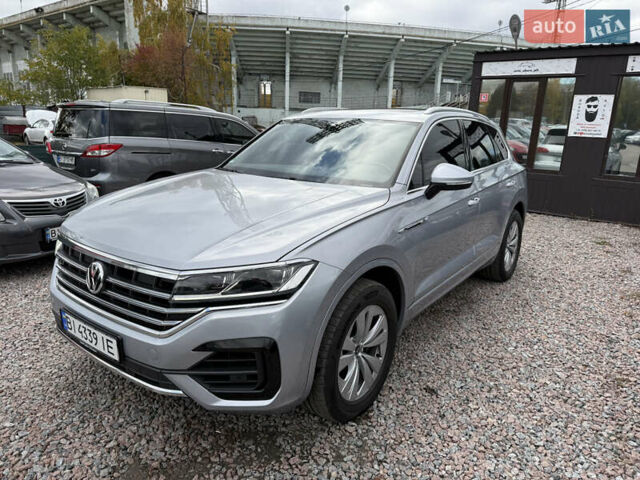 Серый Фольксваген Туарег, объемом двигателя 3 л и пробегом 109 тыс. км за 39700 $, фото 4 на Automoto.ua