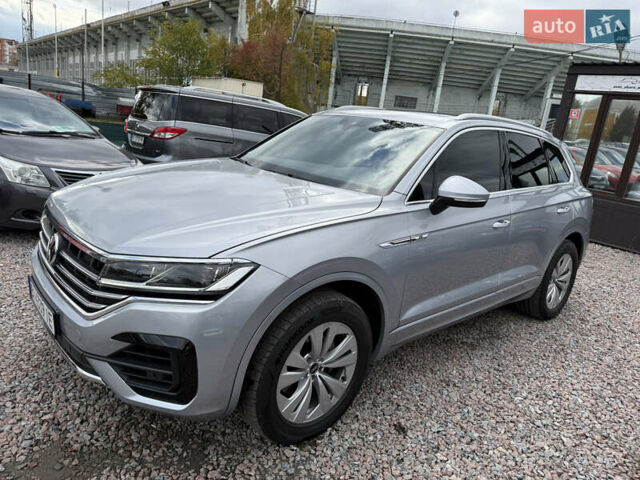 Серый Фольксваген Туарег, объемом двигателя 3 л и пробегом 109 тыс. км за 39700 $, фото 5 на Automoto.ua