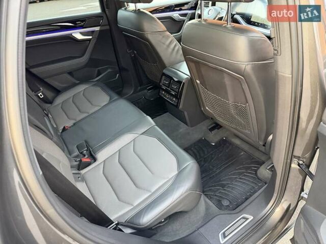 Серый Фольксваген Туарег, объемом двигателя 2.97 л и пробегом 139 тыс. км за 45900 $, фото 52 на Automoto.ua